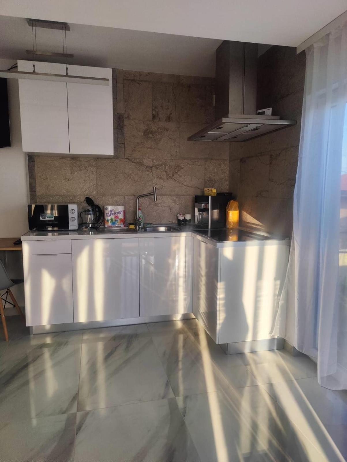 Luxus Cluj Airport Apartments Kültér fotó