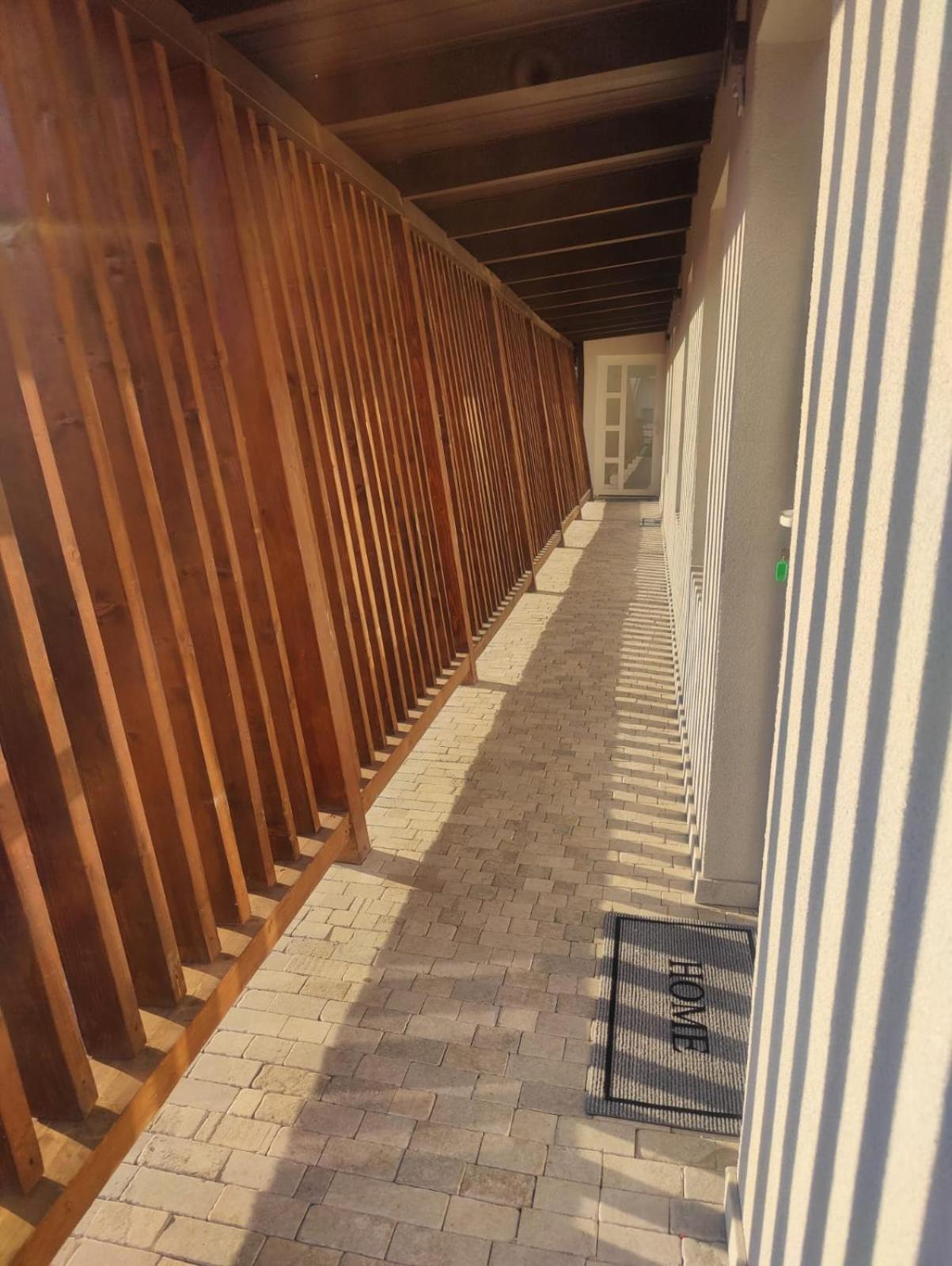 Luxus Cluj Airport Apartments Kültér fotó