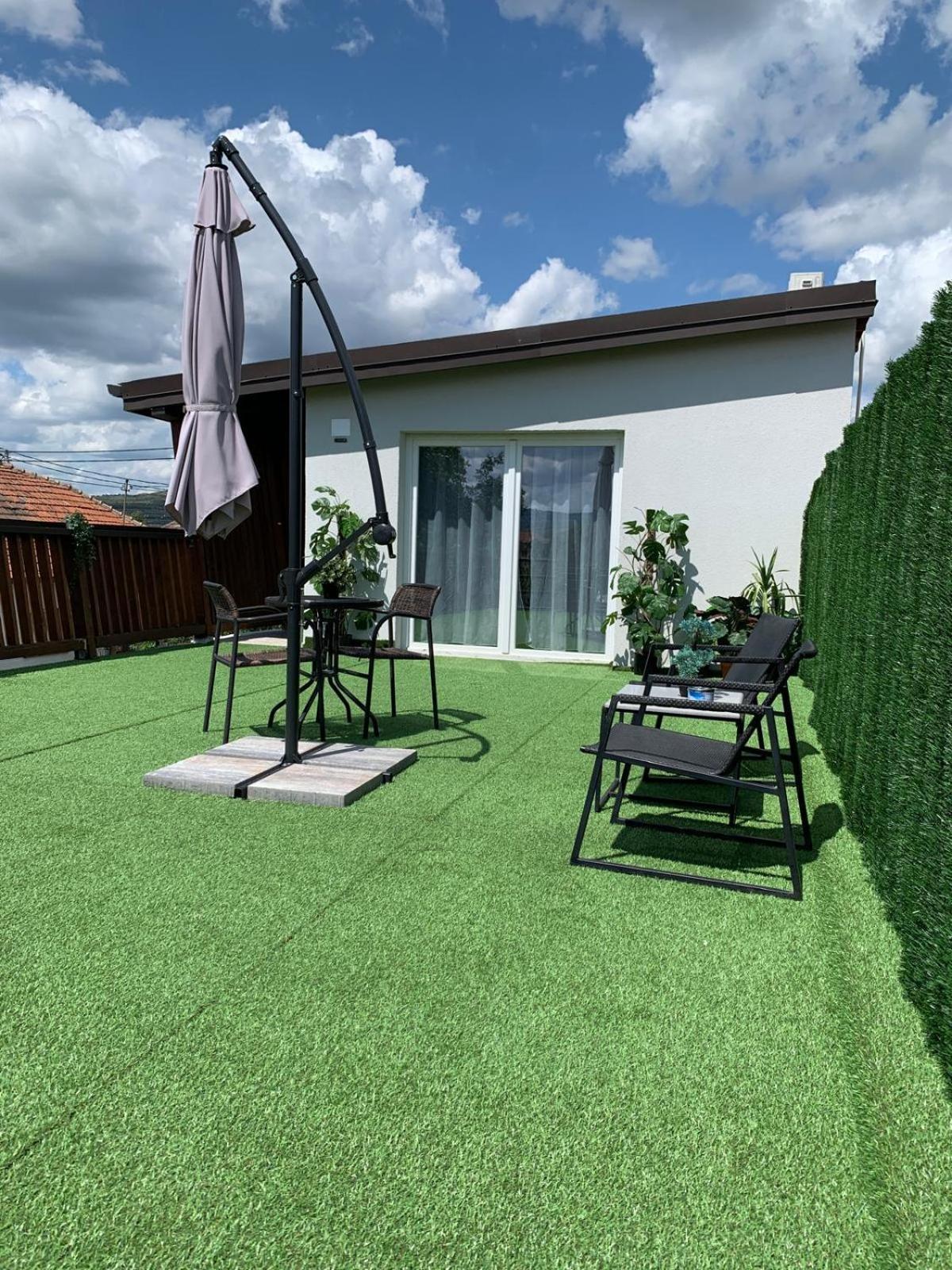 Luxus Cluj Airport Apartments Kültér fotó