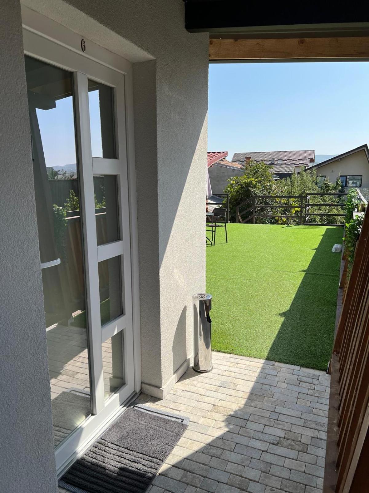 Luxus Cluj Airport Apartments Kültér fotó