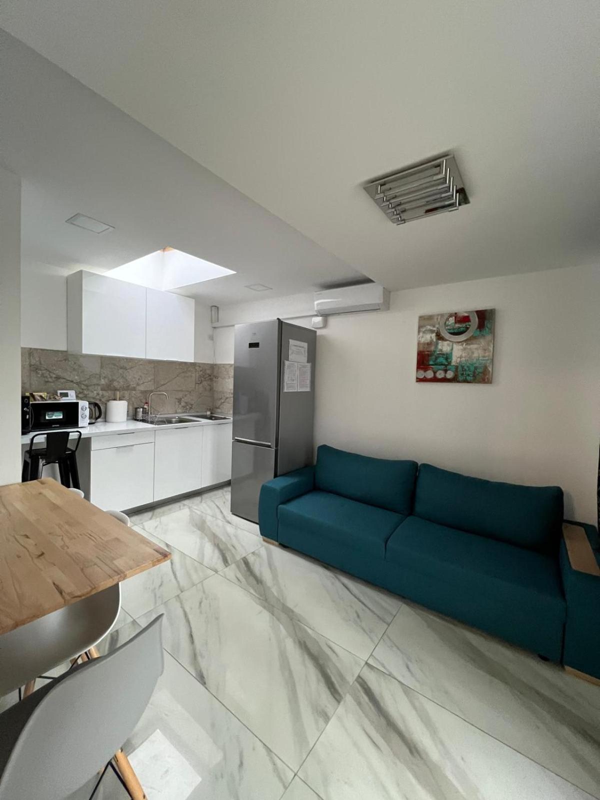 Luxus Cluj Airport Apartments Kültér fotó