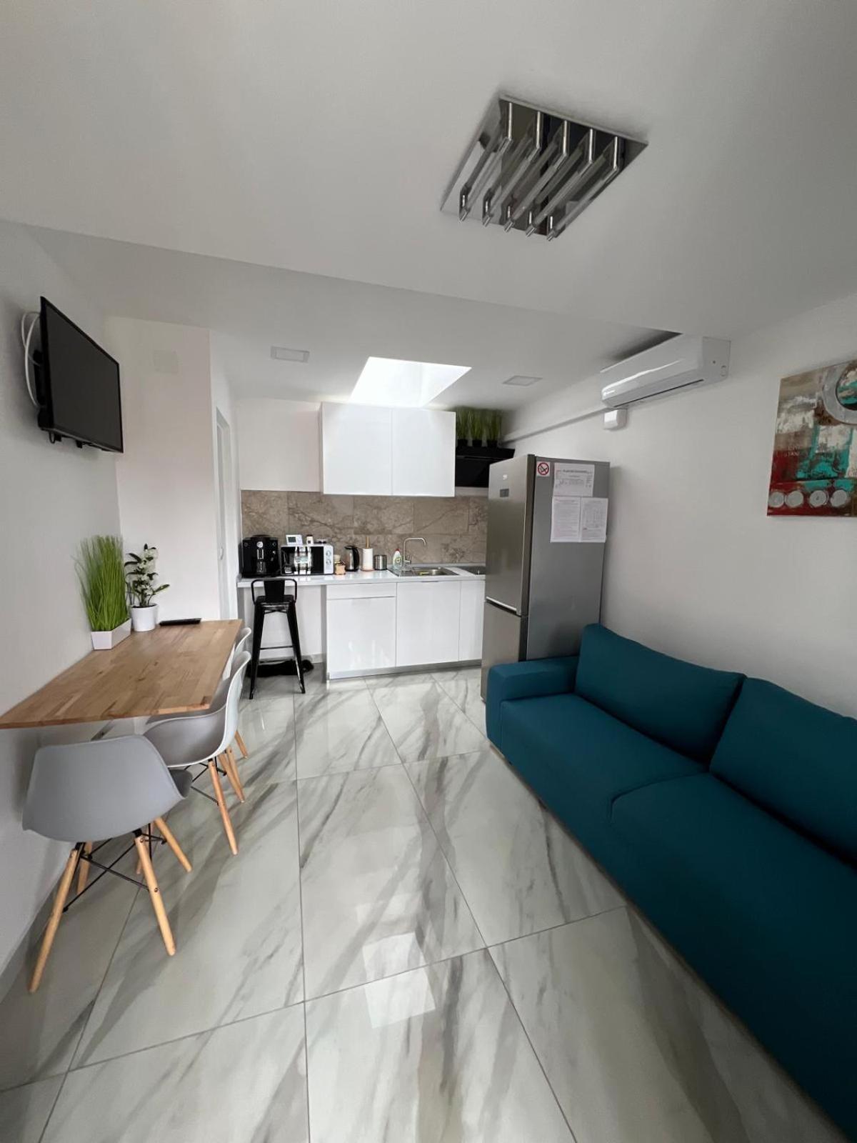 Luxus Cluj Airport Apartments Kültér fotó
