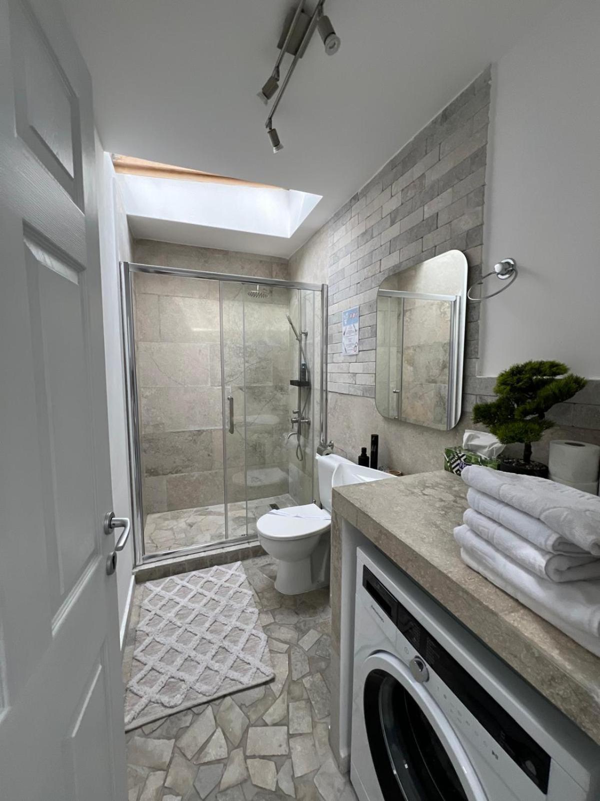 Luxus Cluj Airport Apartments Kültér fotó